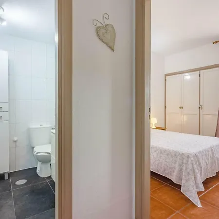 شقة Ocean View Top Floor Spacious One Bedroom Wi-fi Pool